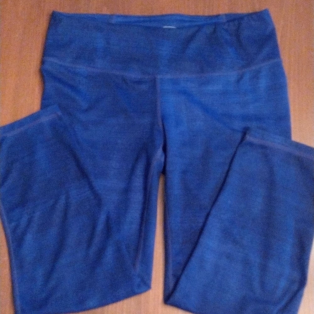 Tangerine athletic crop leggings, size Small, purple/black in color